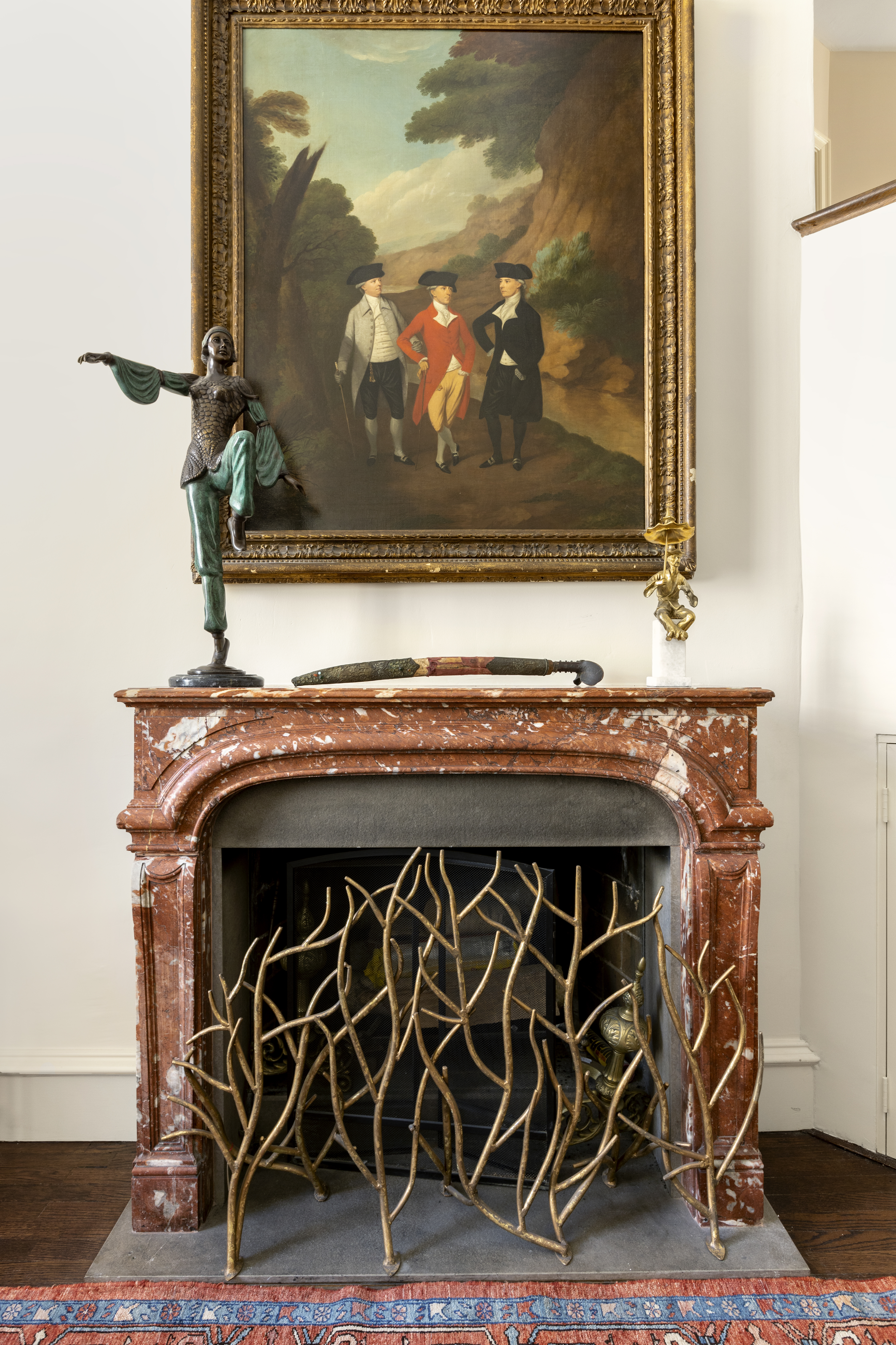 71 East 77th Street, Unit 9C Manhattan, NY 10075 - Photo 4 of 14 a close view of a fireplace