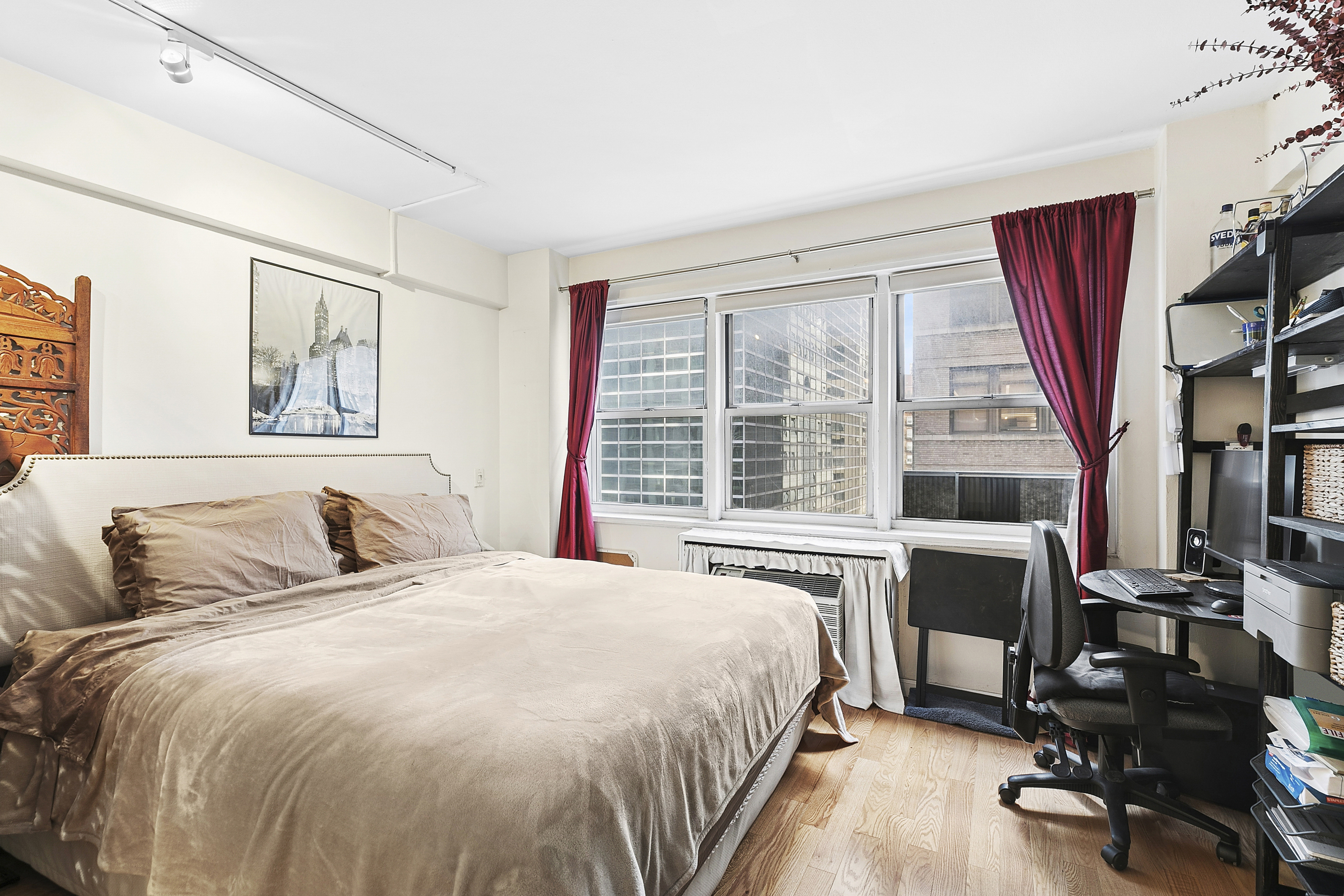 321 East 45th Street, Unit 9F Manhattan, NY 10017 - Photo 3 of 8