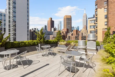 $609,000 | 210 East 36th Street, Unit PHC | Murray Hill