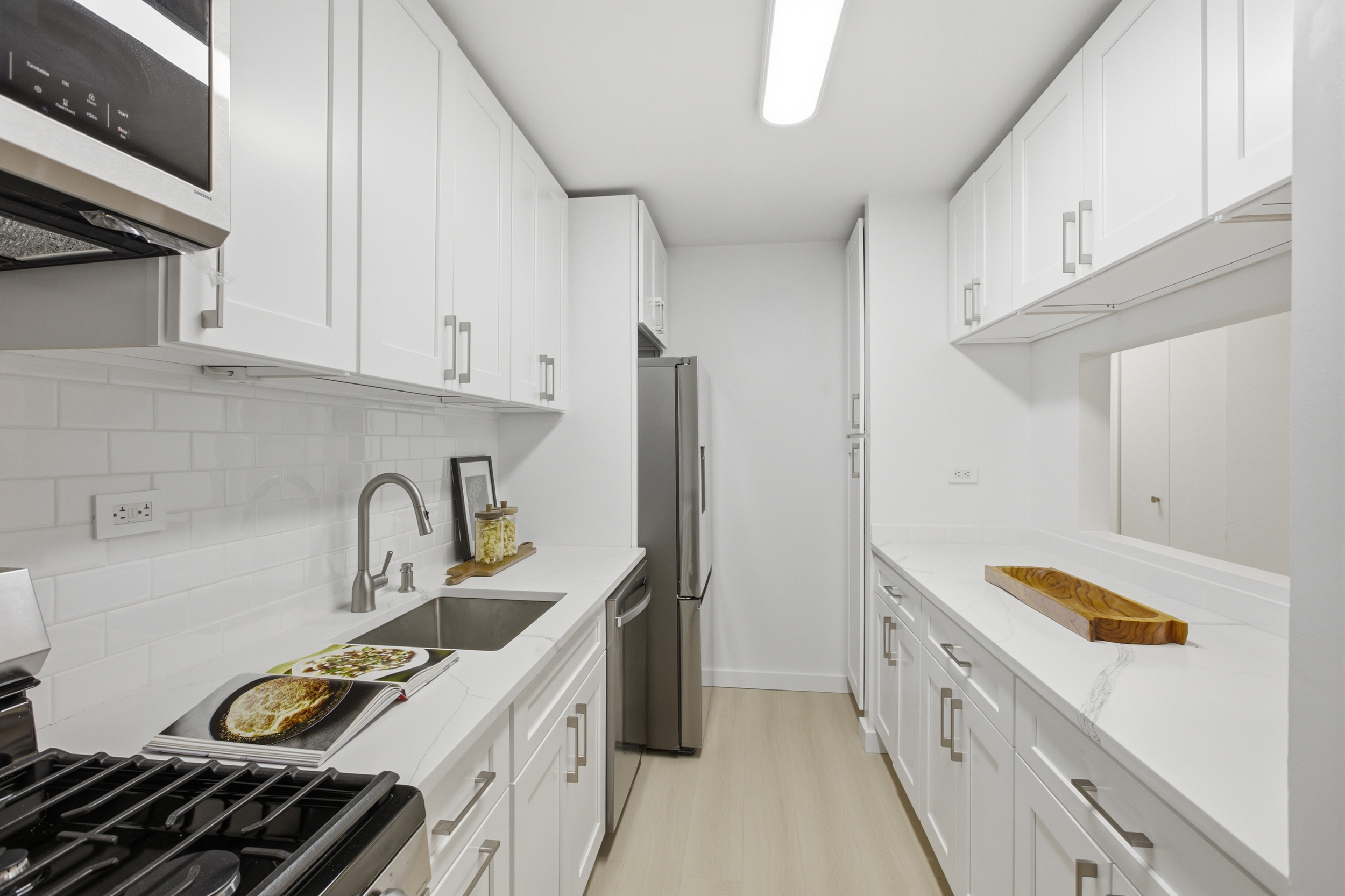 531 Main Street, Unit 409 Manhattan, NY 10044 - Photo 9 of 12