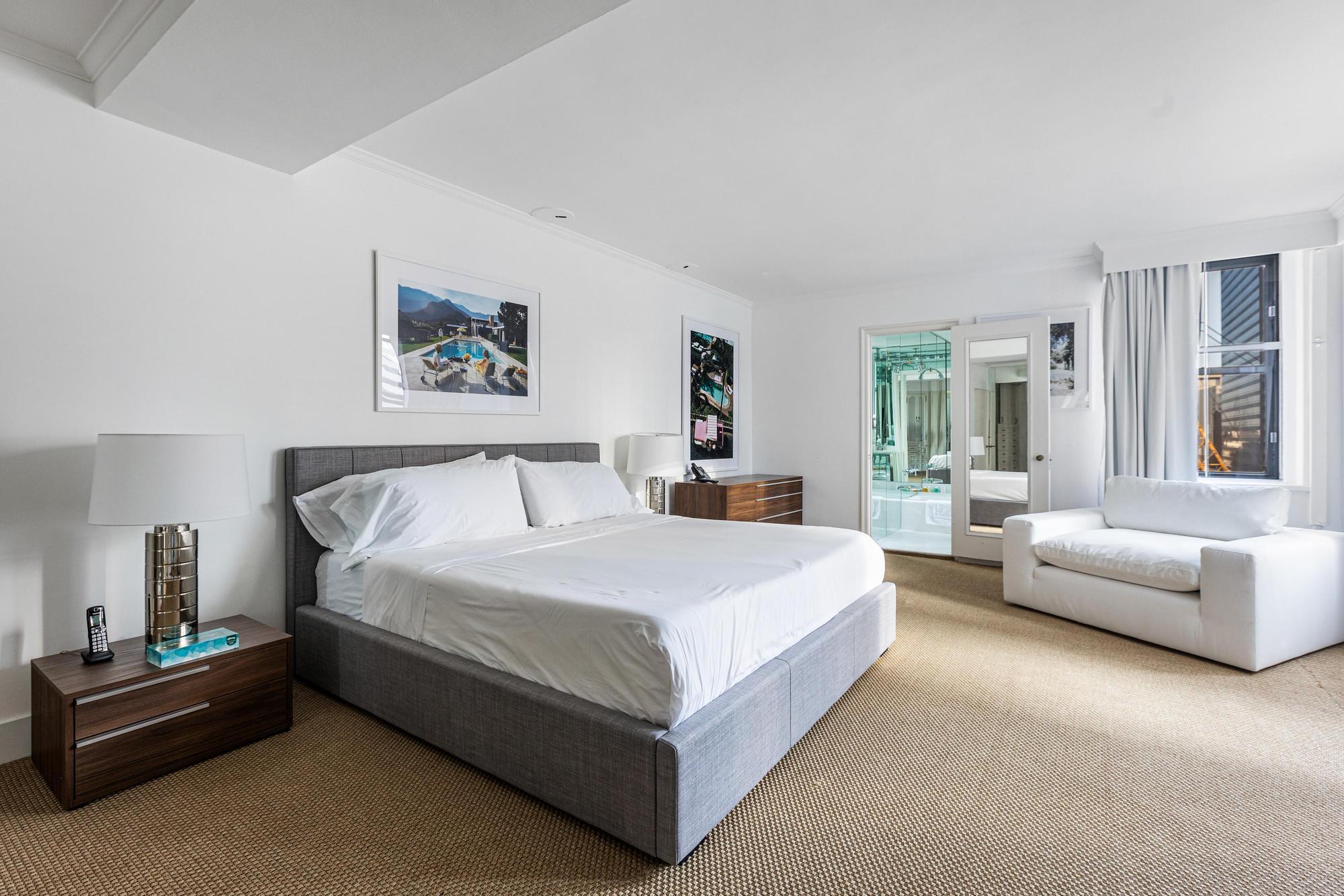 111 East 56th Street, Unit 2100 Manhattan, NY 10022 - Photo 32 of 45