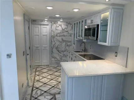 $156,000 | 2100 St Charles Avenue, Unit 7N, New Orleans, LA 70130