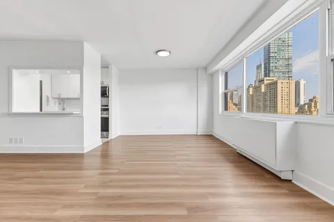 $1,035,000 | 400 East 54th Street, Unit 24E | Sutton Place
