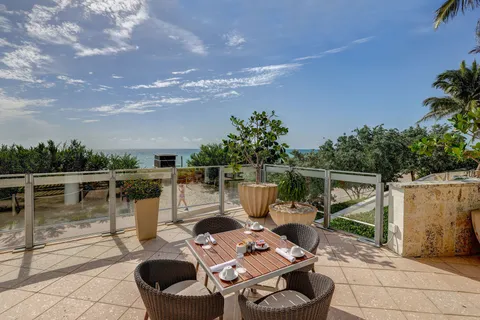 $600,000 | 6801 Collins Avenue, Unit DOOR 606, Miami Beach, FL 33141