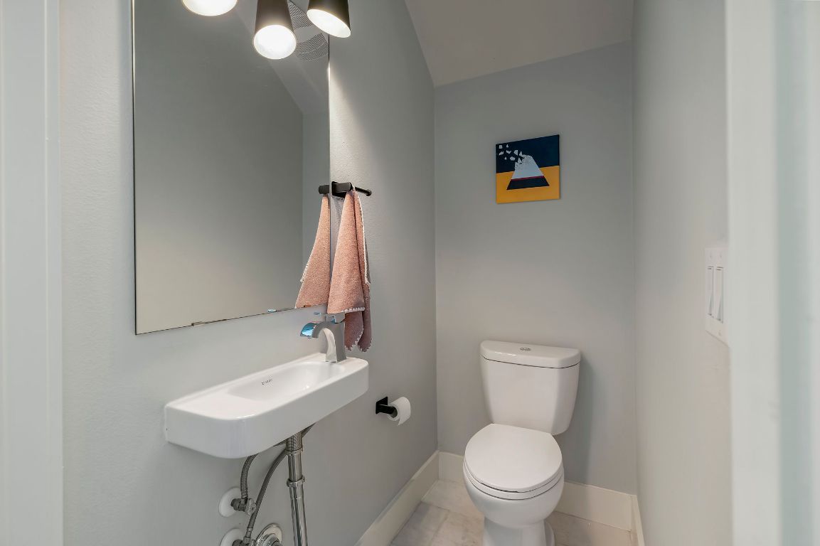 2812 Oak Springs Drive, Unit 2 Austin, TX 78702 - Photo 19 of 40