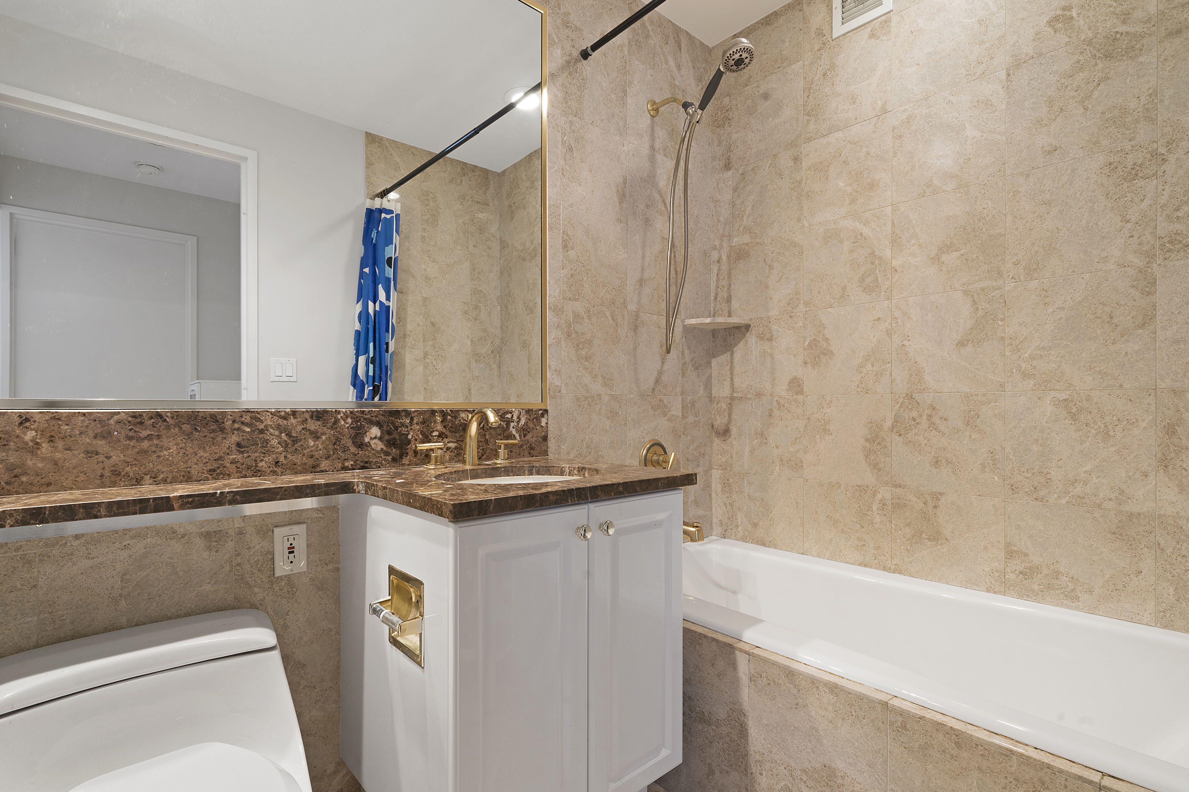220 Riverside Boulevard, Unit 21E Manhattan, NY 10069 - Photo 4 of 11