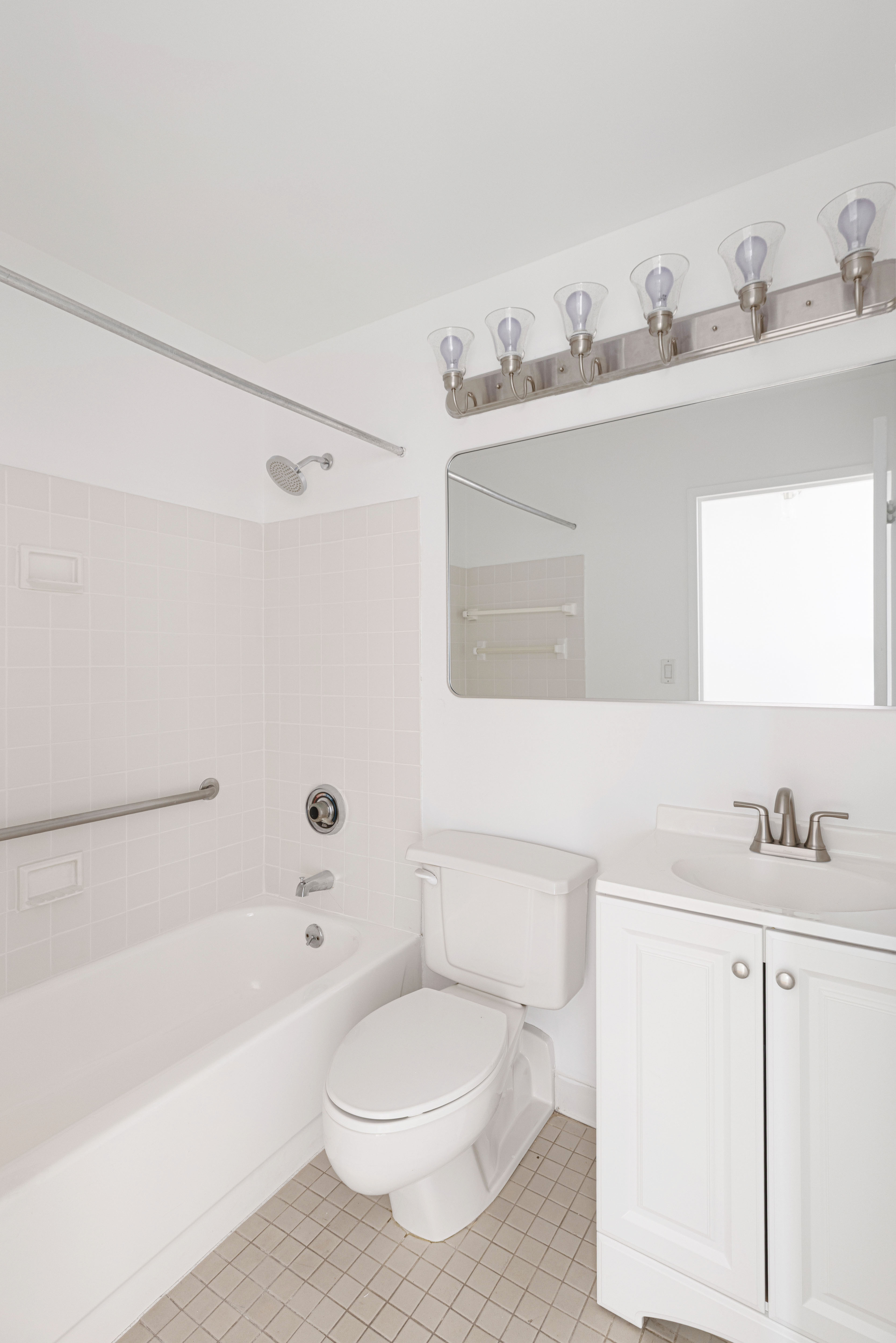 301 West 110th Street, Unit 8J Manhattan, NY 10026 - Photo 7 of 9