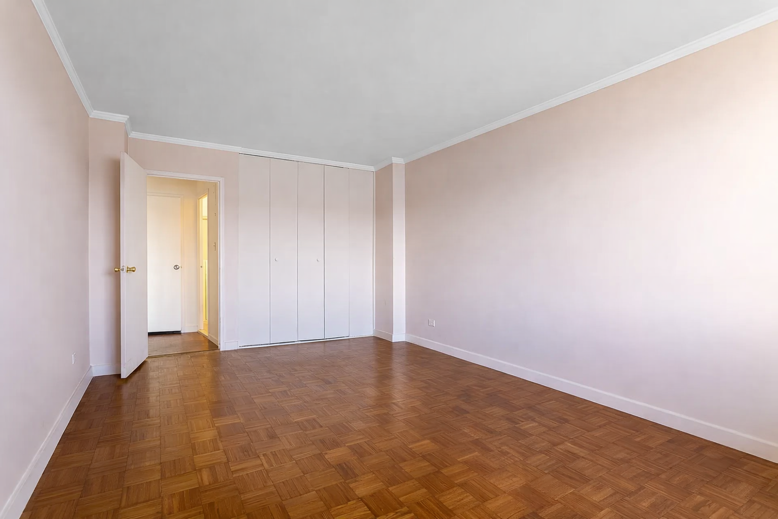 2575 Palisade Avenue, Unit 11J Bronx, NY 10463 - Photo 7 of 13 a view of an empty room and window