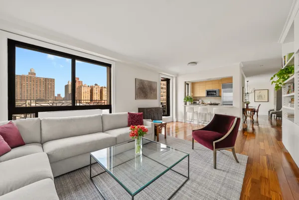 $2,950,000 | 203 West 90th Street, Unit 7H | Upper West Side