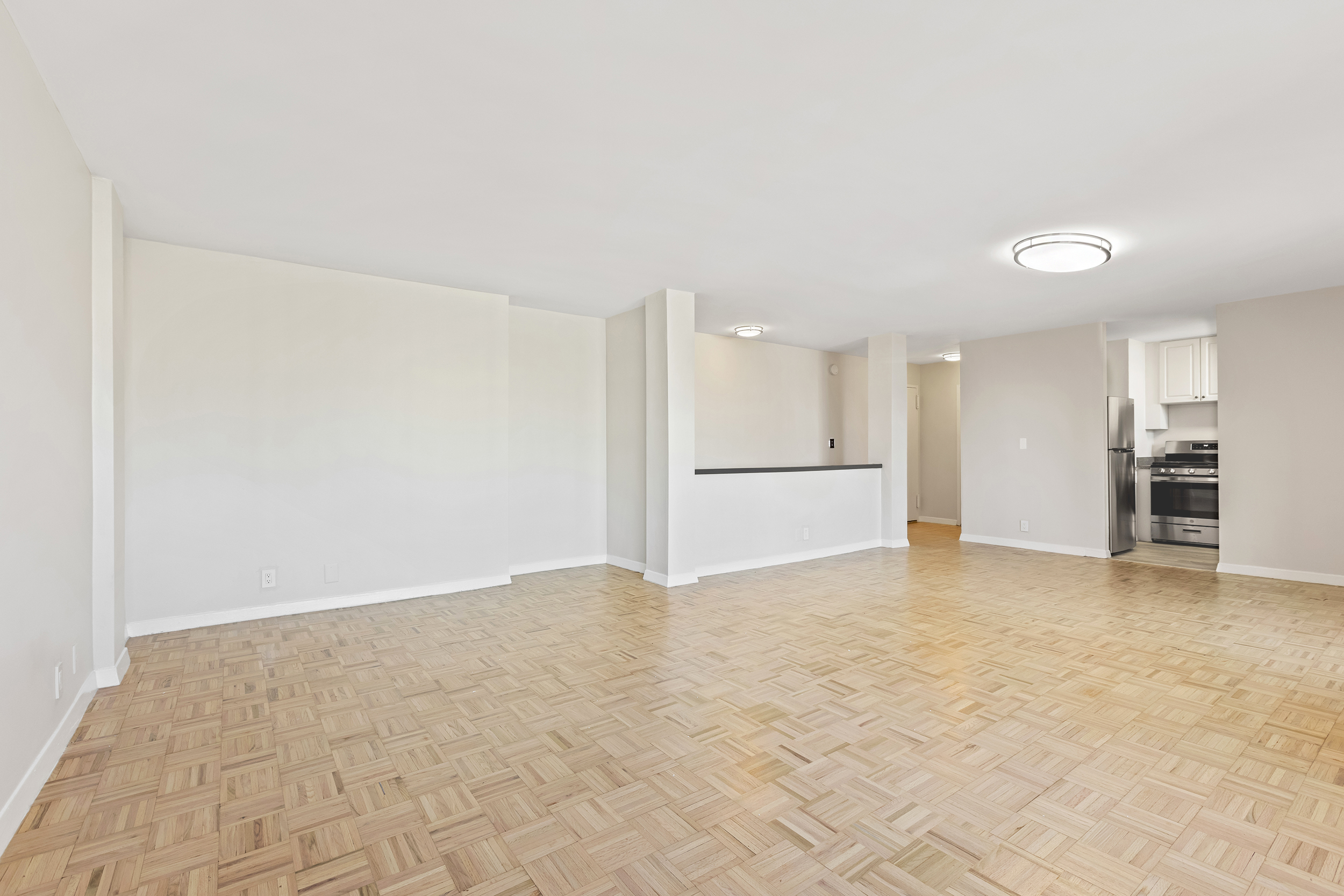 555 Main Street, Unit 1315 Manhattan, NY 10044 - Photo 6 of 14