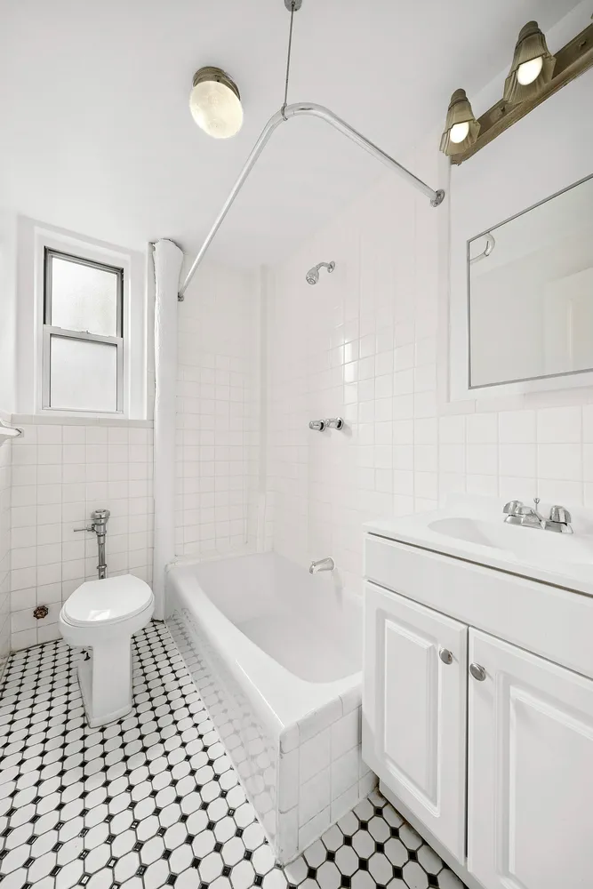 $4,750 | 123 Waverly Place, Unit 2D | Greenwich Village
