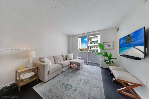$339,000 | 115 Southwest 11th Street, Unit 505, Miami, FL 33130