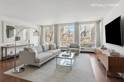 $925,000 | 343 East 30th Street, Unit 4P | Kips Bay