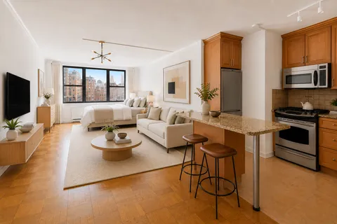 $599,000 | 130 East 18th Street, Unit 10M | Gramercy