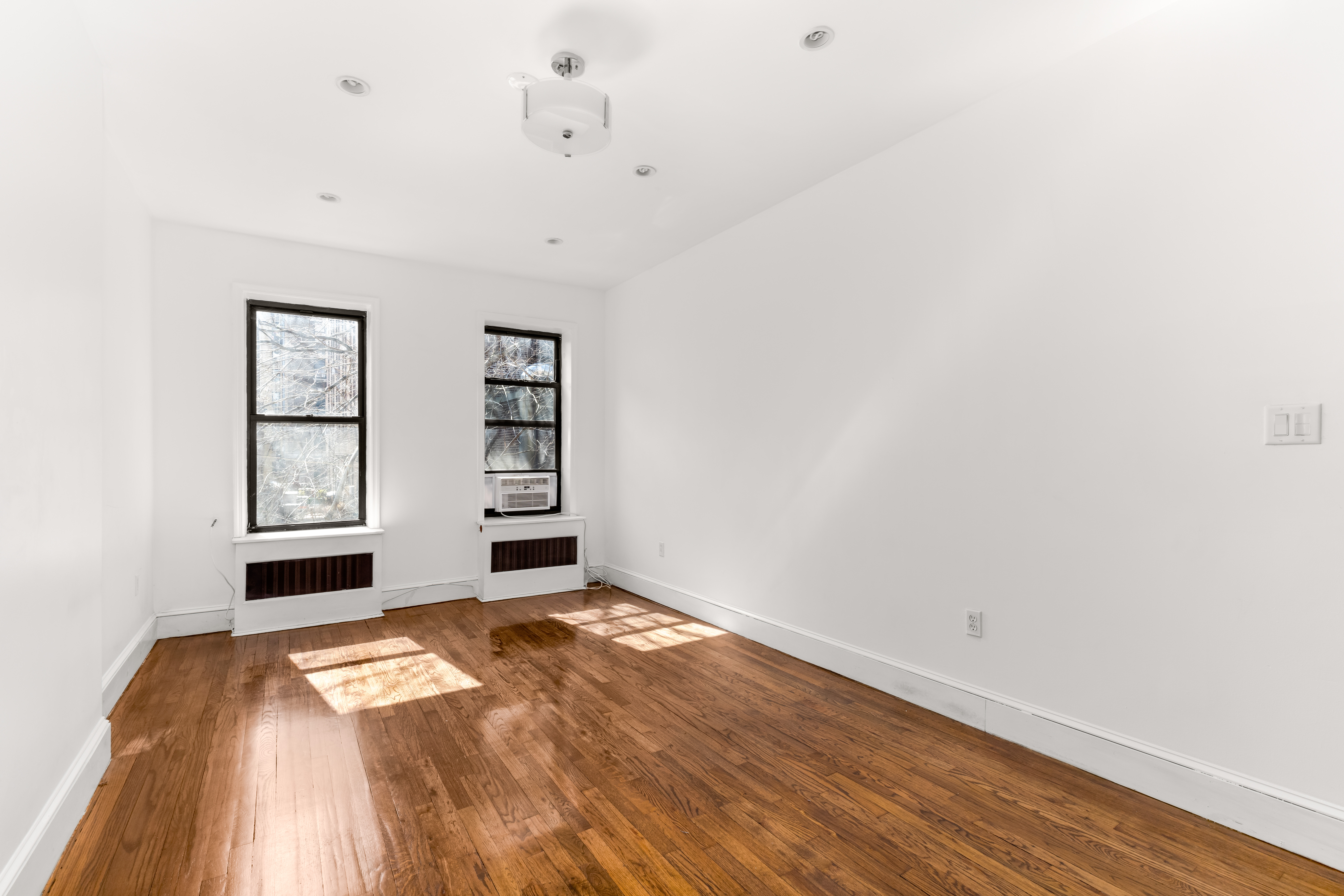 322 West 104th Street Manhattan, NY 10025 - Photo 4 of 24