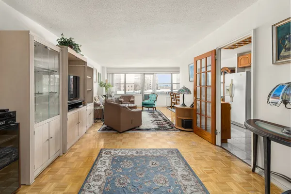 $565,000 | 70-31 108th Street, Unit 6E | Forest Hills
