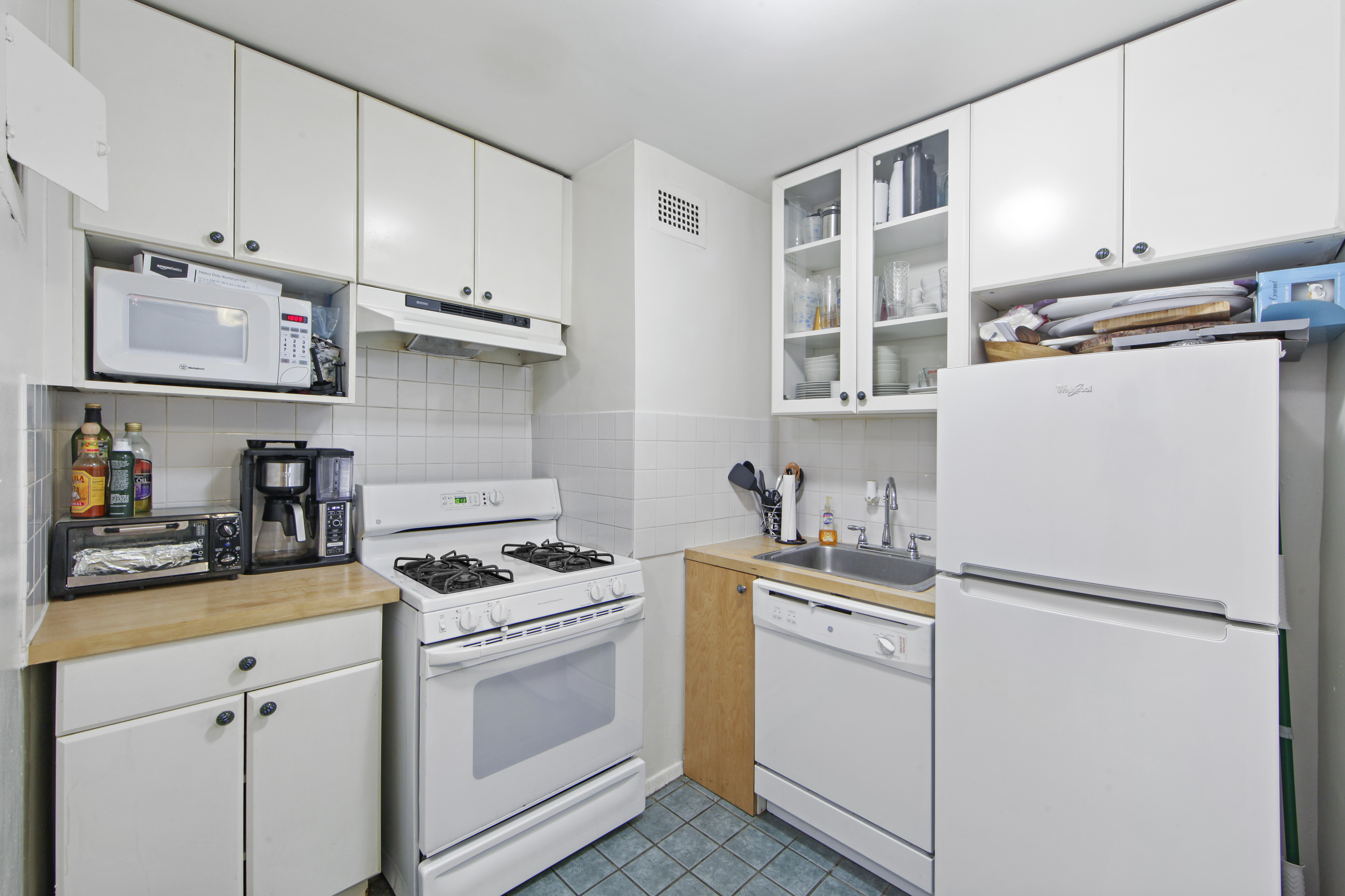 15 Charles Street, Unit 2H Manhattan, NY 10014 - Photo 5 of 9