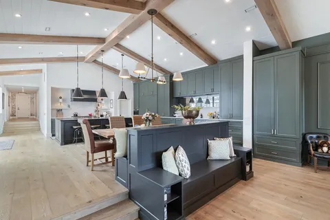 $3,900,000 | 28 Club Estates Parkway, Austin, TX 78738