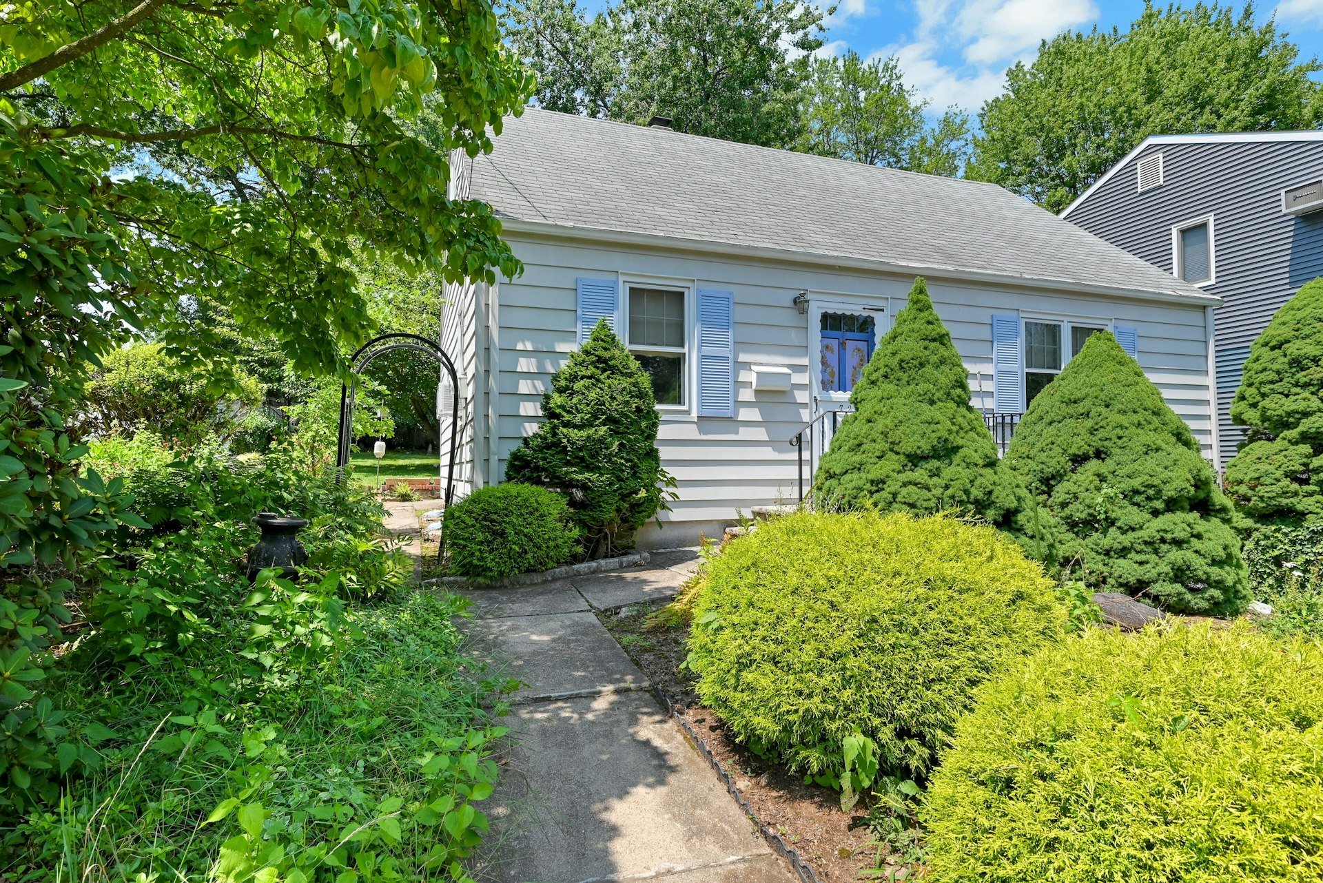 725 Millbrook Road River Edge, NJ 07661 - Photo 2 of 4 Gallery Image 2