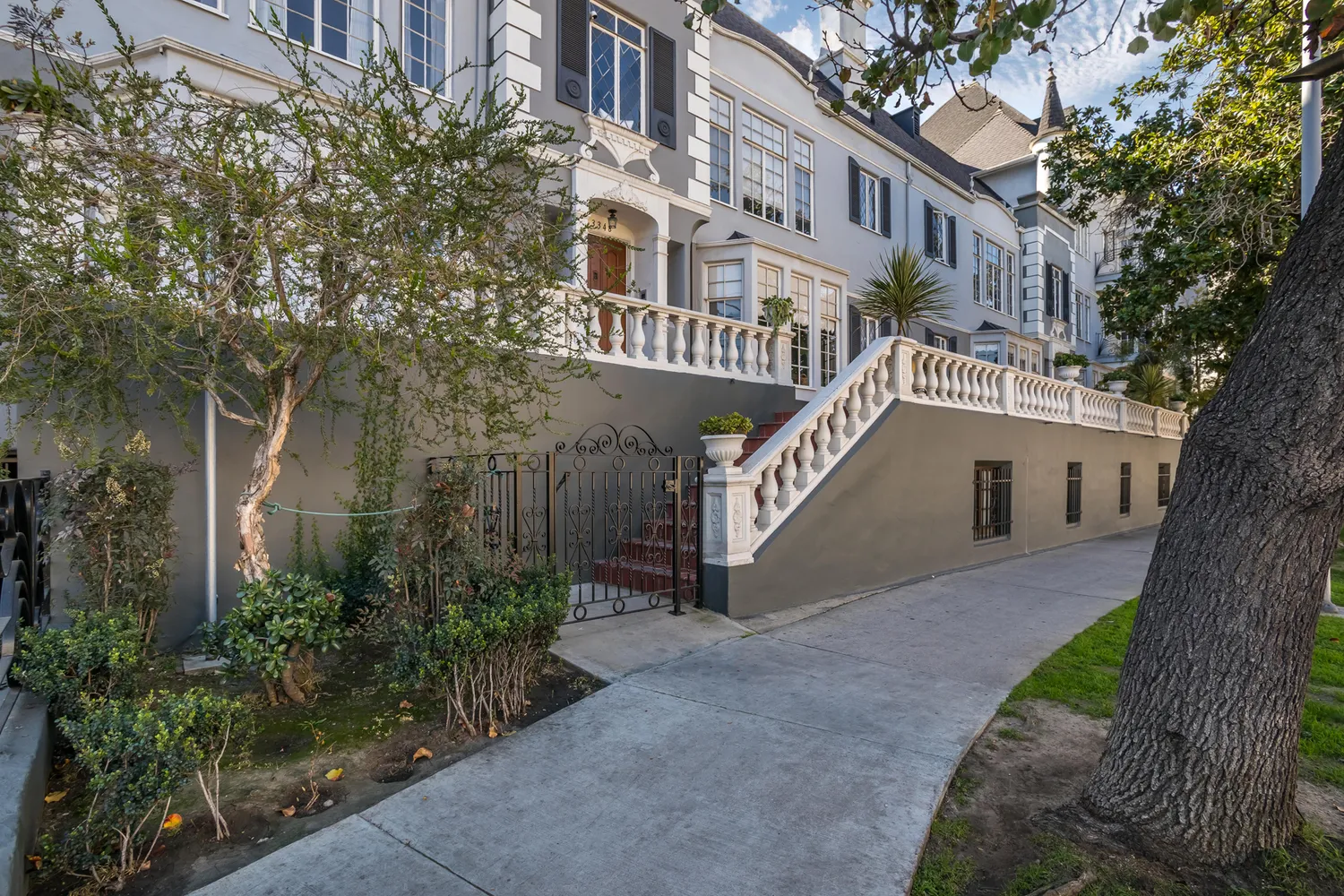 $749,000 | 3348 James M Wood Boulevard, Unit 10, Los Angeles, CA 90006