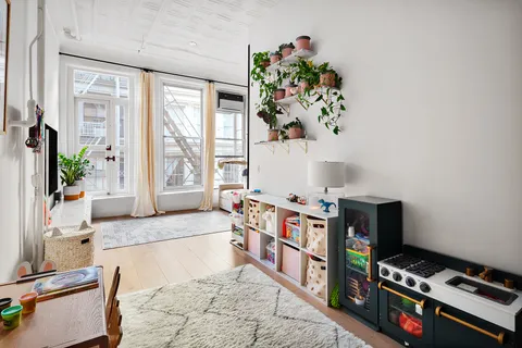 $2,995,000 | 75 Grand Street, Unit 3E | SoHo