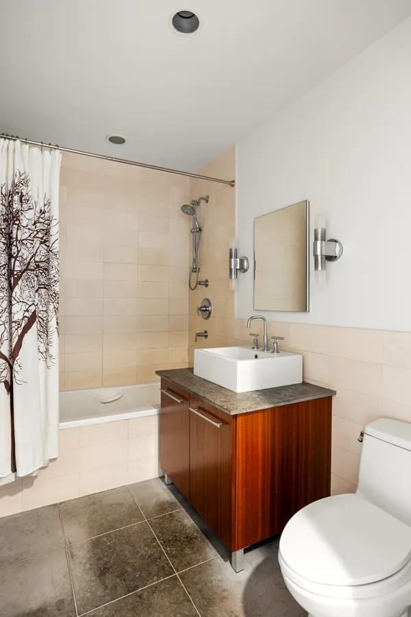 $4,000 | 517 West 46th Street, Unit 205 | Hell's Kitchen