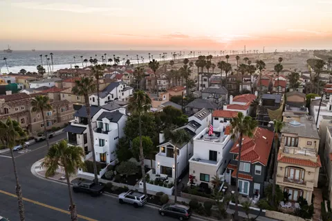 $4,498,000 | 207 21st Street, Huntington Beach, CA 92648