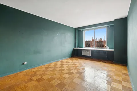 $1,100,000 | 400 Central Park West, Unit 20B | Upper West Side