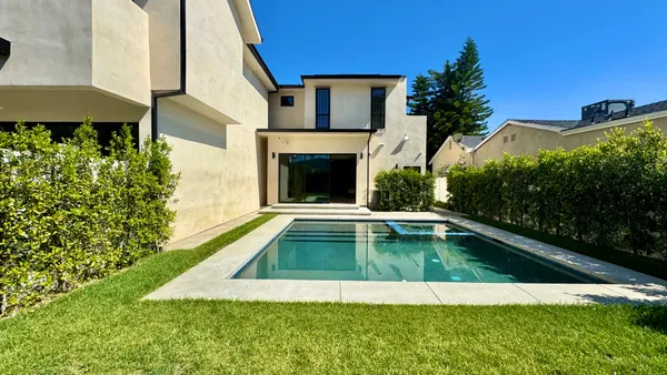 $7,995 | Yarmouth Avenue, Encino, CA 91316