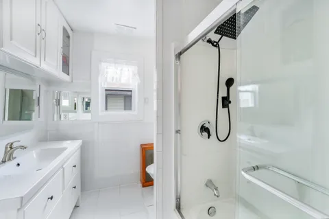 $1,100,000 | 132-11 107th Avenue | South Ozone Park