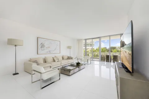 $3,900,000 | 801 South Pointe Drive, Unit 301, Miami Beach, FL 33139