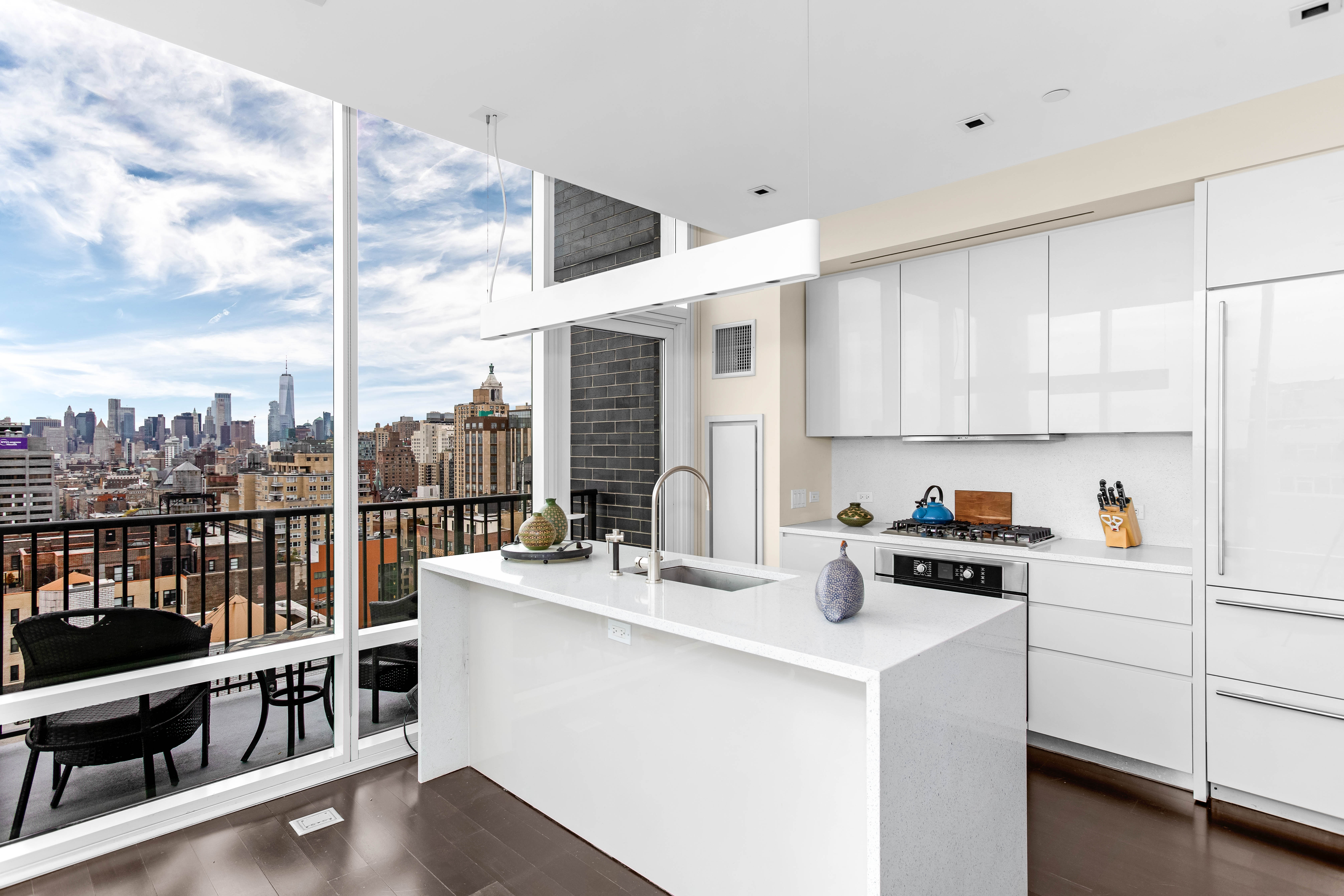 300 East 23rd Street, Unit PHA Manhattan, NY 10010 - Photo 2 of 11