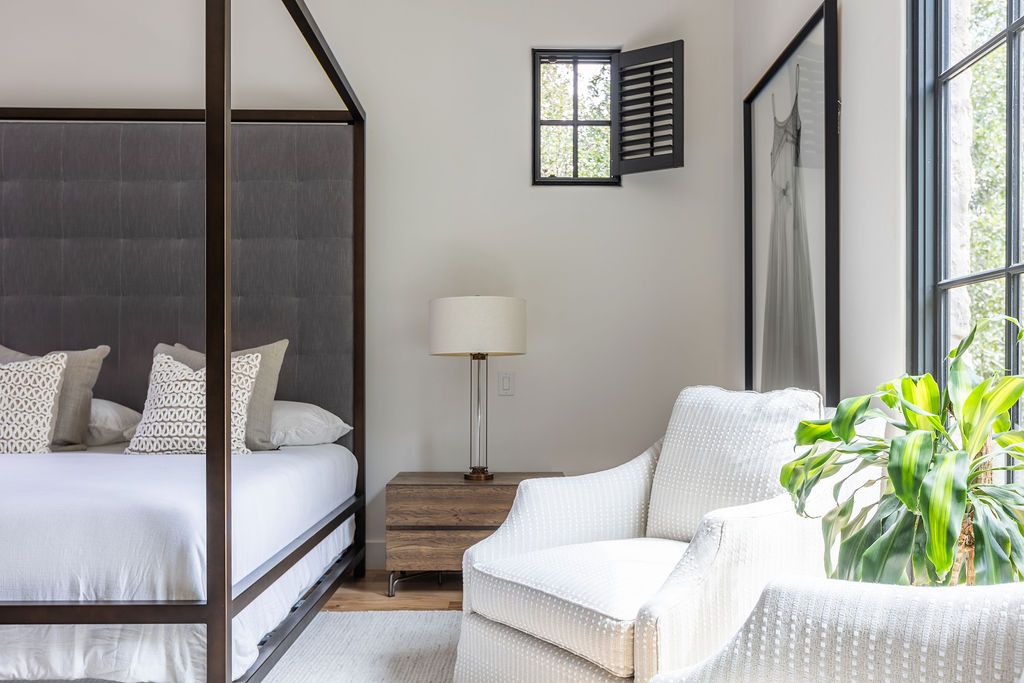 400 Inwood Road Austin, TX 78746 - Photo 25 of 43 a living room with furniture and a potted plant