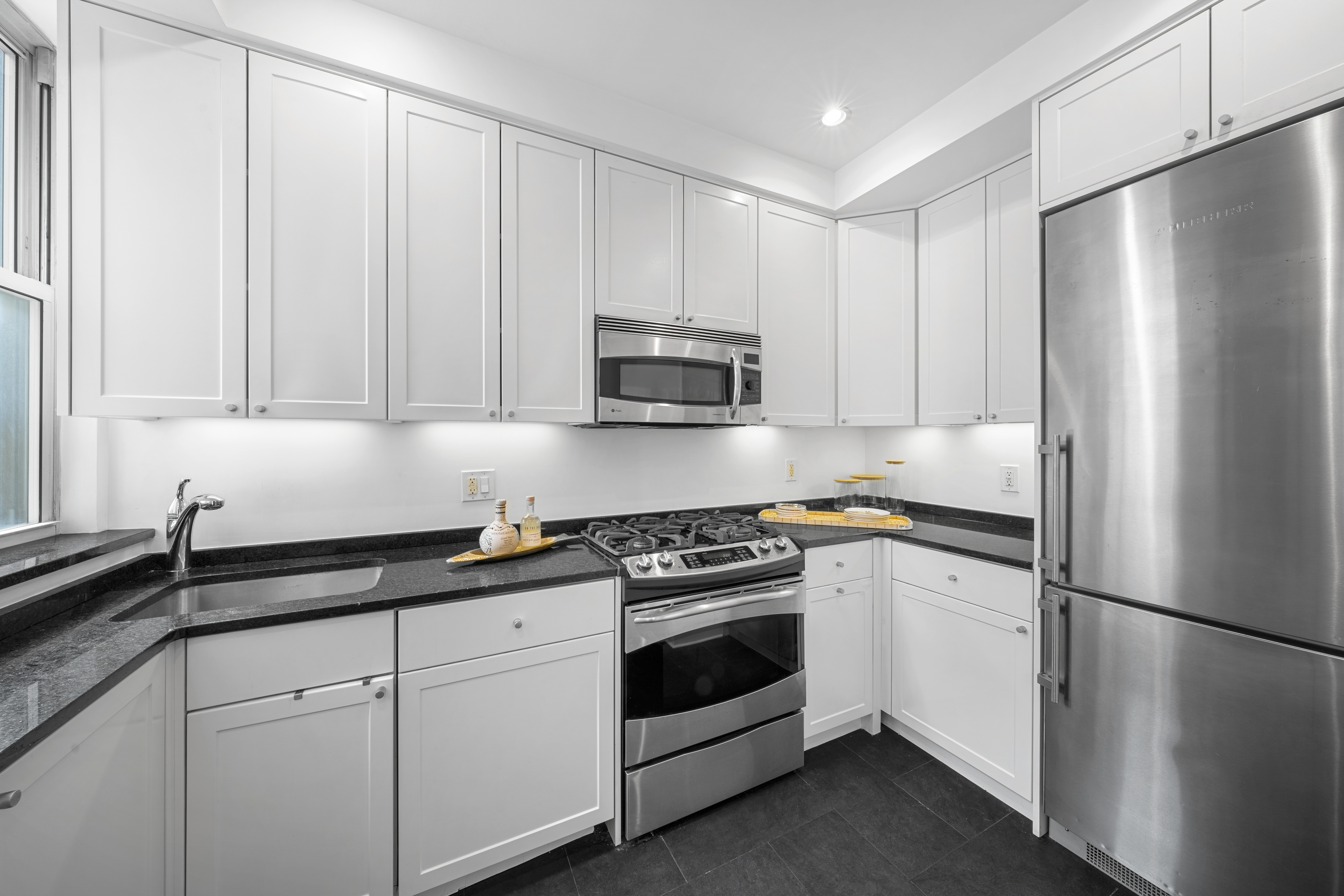 25 5th Avenue, Unit 12F Manhattan, NY 10003 - Photo 14 of 28