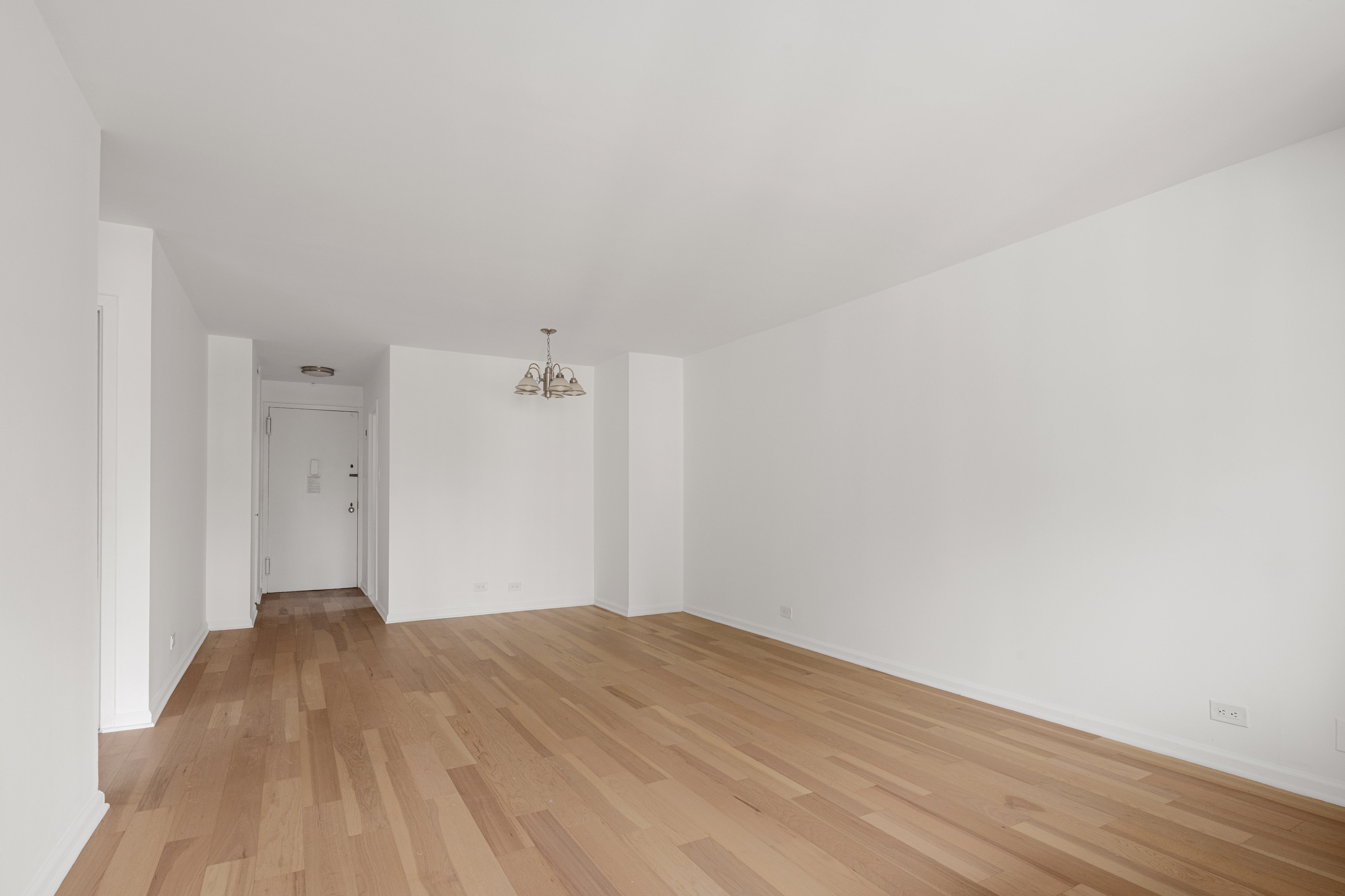 201 West 70th Street, Unit 8L Manhattan, NY 10023 - Photo 3 of 19