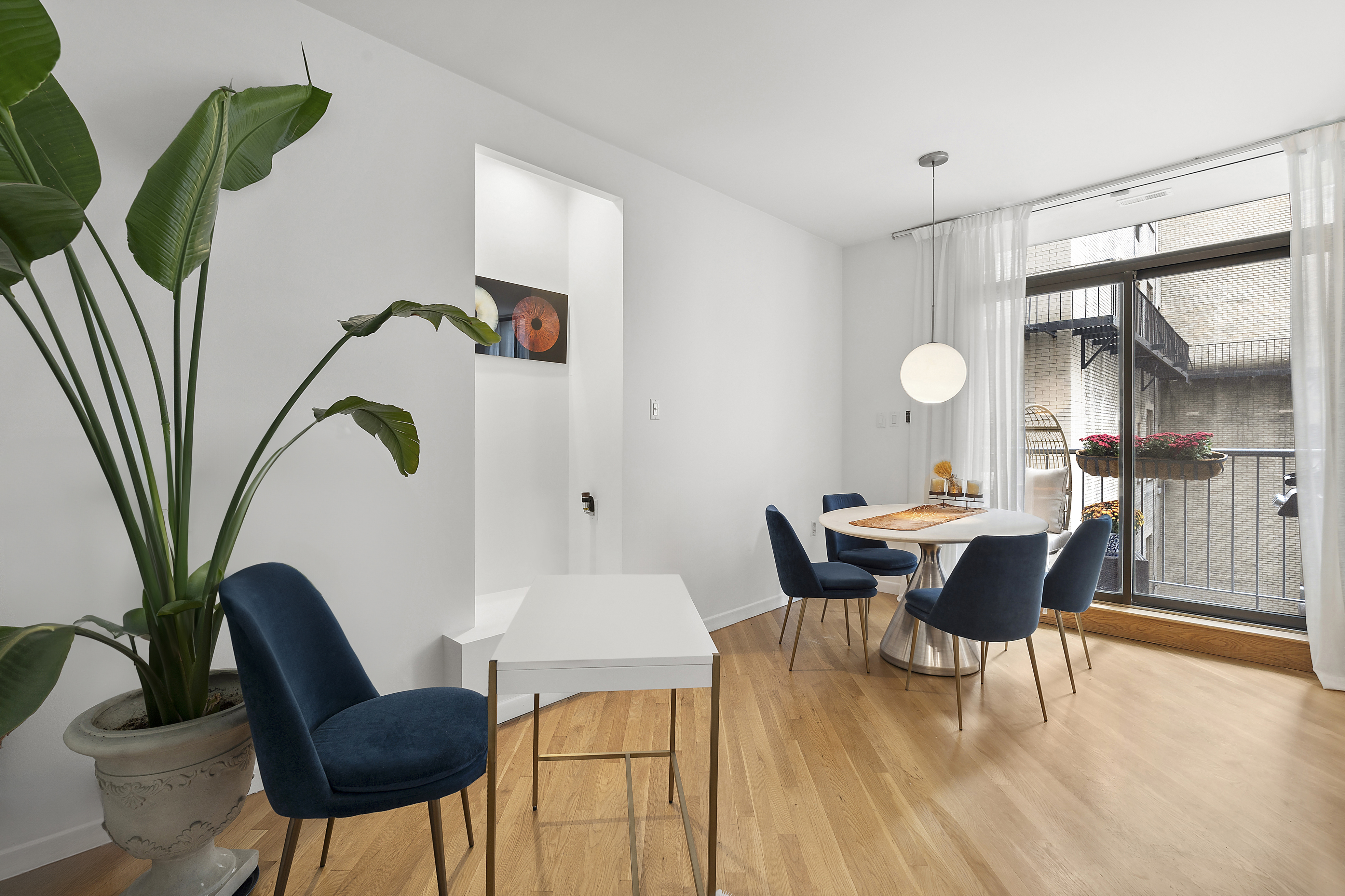 8 West 65th Street, Unit 4B Manhattan, NY 10023 - Photo 8 of 13
