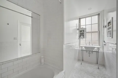 $1,275,000 | 77 Park Avenue, Unit 7C | Murray Hill