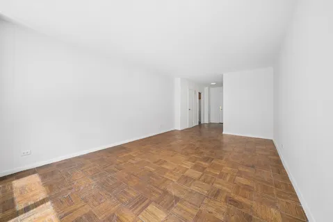 $425,000 | 200 East 27th Street, Unit 1G | Kips Bay