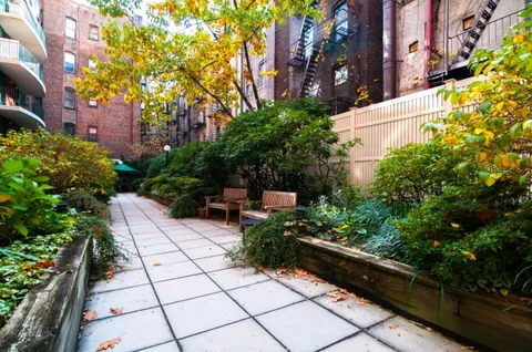 $1,850,000 | 2250 Broadway, Unit 6K | Upper West Side