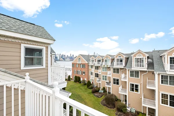 $8,000 | 436 Albany Court, West New York, NJ 07093