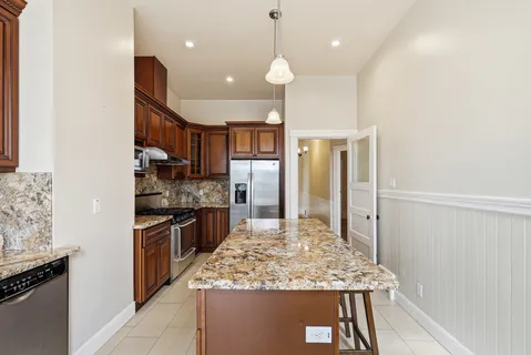 $13,500 | 747-749 Clayton Street, Unit 747, San Francisco, CA 94117