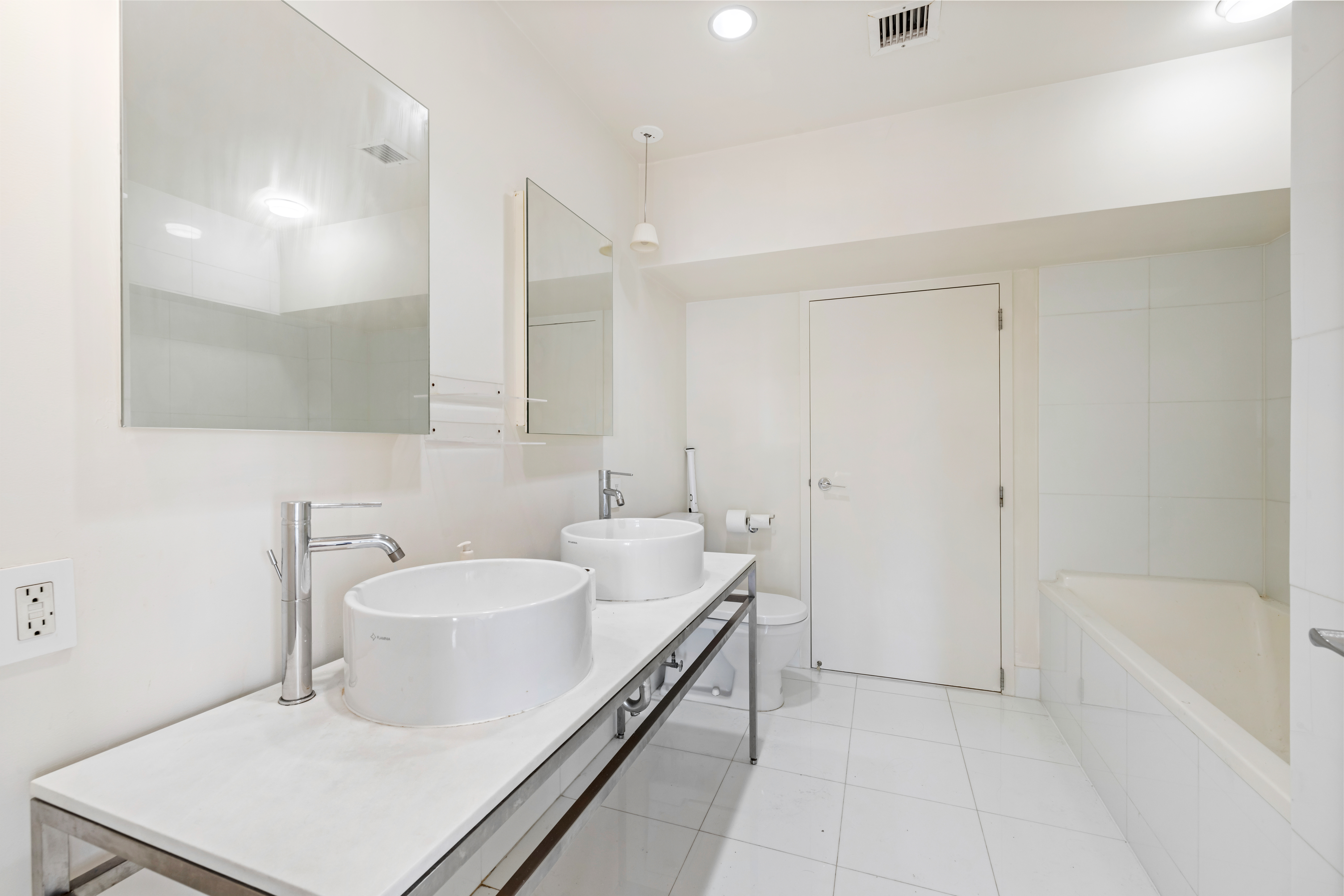 15 Broad Street, Unit 3930 Manhattan, NY 10005 - Photo 7 of 12