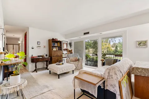 $275,000 | 355 Drummers Lane, Wayne, PA 19087