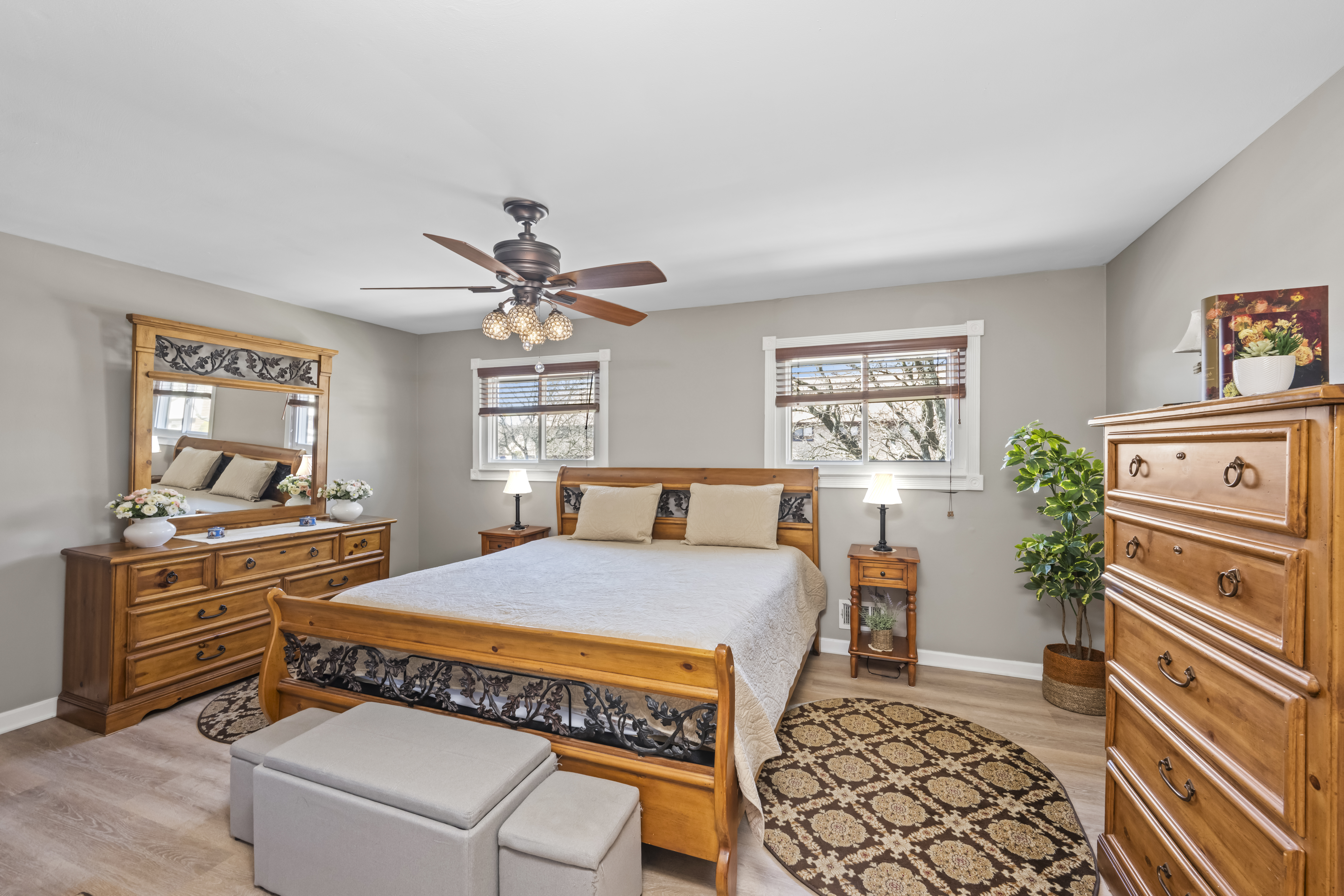 15 Hickory Circle Staten Island, NY 10312 - Photo 23 of 40 a bedroom with a bed and a dresser in it