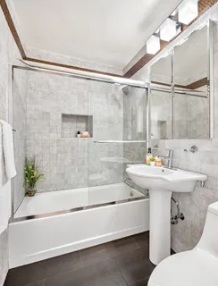 $1,995,000 | 155 East 38th Street, Unit 12J | Murray Hill