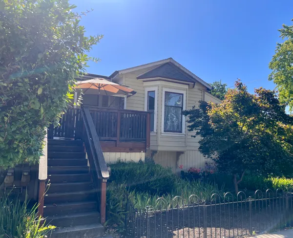 $2,500,000 | 220 Matheson Street, Healdsburg, CA 95448