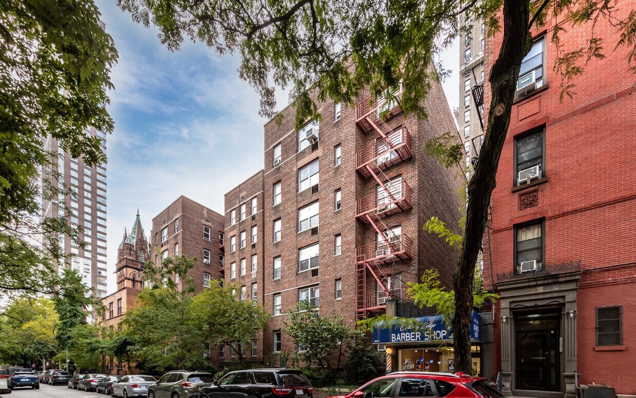 302 East 88th Street, Unit 2G Manhattan, NY 10128 - Photo 15 of 16 a view of a building