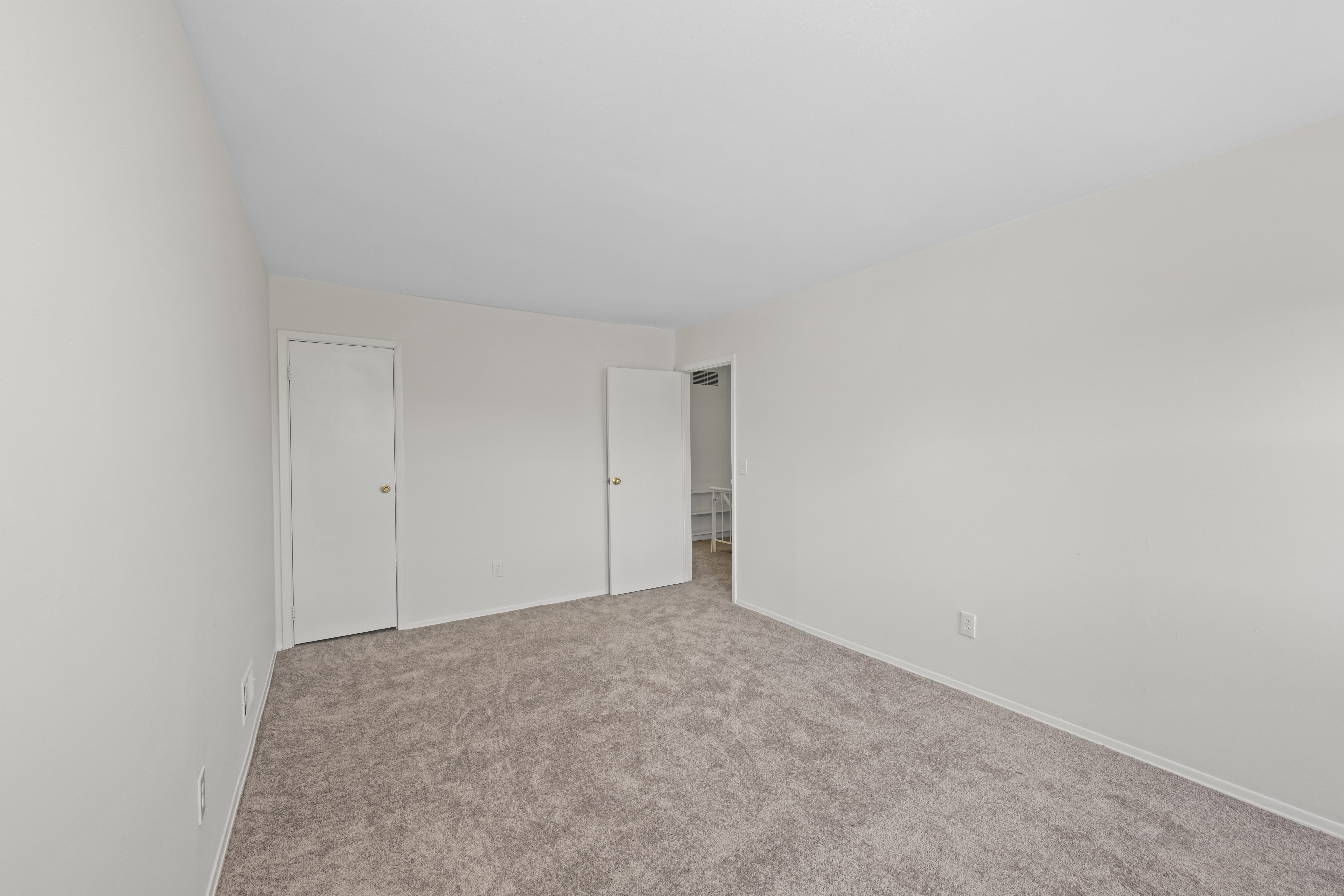 12 Yucca Drive Staten Island, NY 10312 - Photo 15 of 21 a view of room