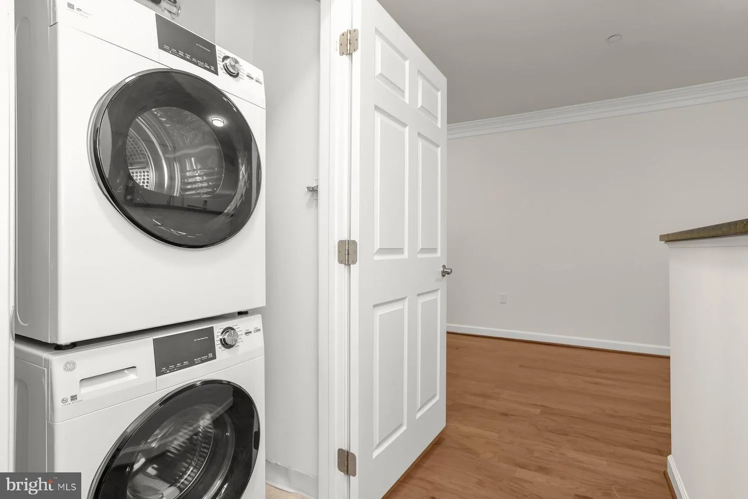 $345,000 | 2101 North Monroe Street, Unit 212, Arlington, VA 22207