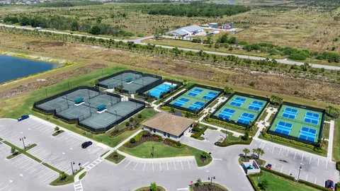 $679,999 | 21085 Verawood Loop, Estero, FL 33928